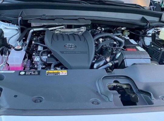 TOYOTA HIGHLANDER
