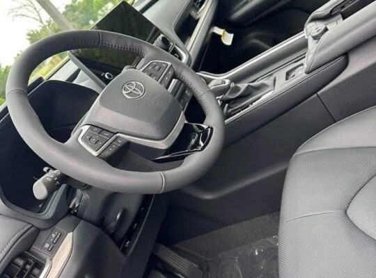 TOYOTA HIGHLANDER