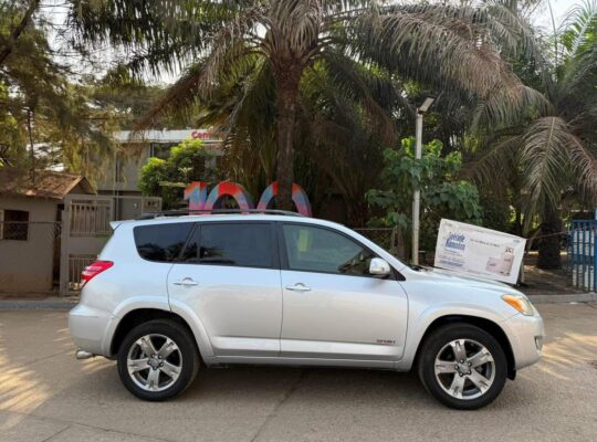 TOYOTA RAV4 SPORT