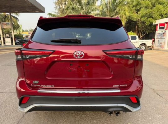 TOYOTA HIGHLANDER XSE