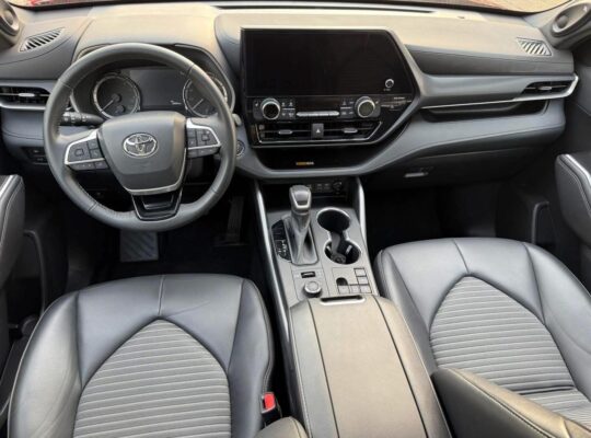 TOYOTA HIGHLANDER XSE