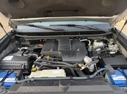 TOYOTA TXL PRADO