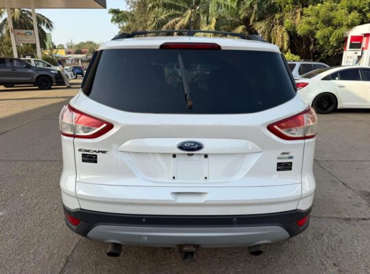 FORD ESCAPE SE