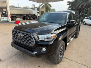 TOYOTA TACOMA