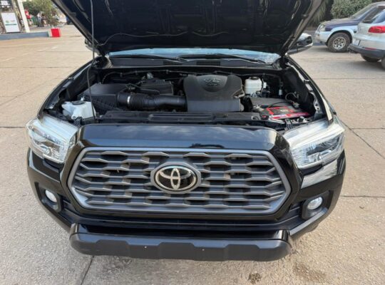 TOYOTA TACOMA