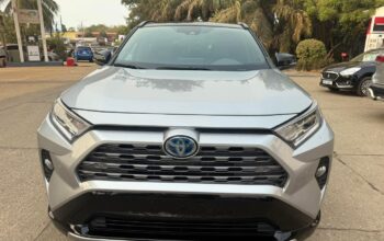 TOYOTA RAV4 XSE