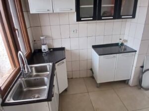 STUDIO A LOUER A LAMBANYI À CÔTÉ DU RESTAURANT MIM