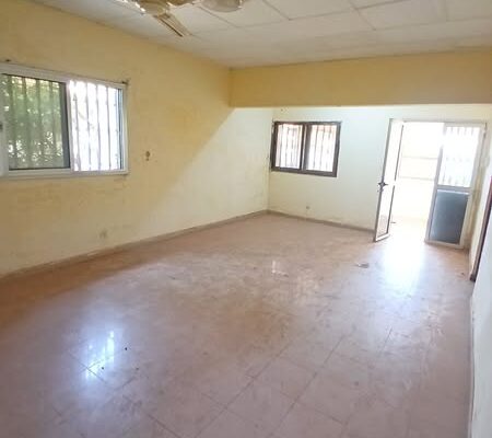 EN #LOCATION #Disponible à #LOUER À #PETIT_SIMBAYA