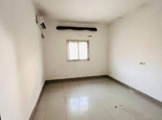 À LOUER – APPARTEMENT IDÉAL POUR BUREAU À KIPE Sit