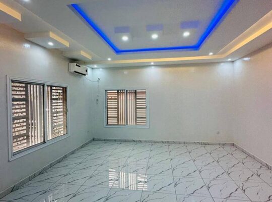 VILLA MODERNE ET ANNEXE À VENDRE À COYAH . Quarti