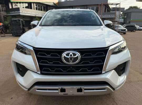 TOYOTA FORTUNER