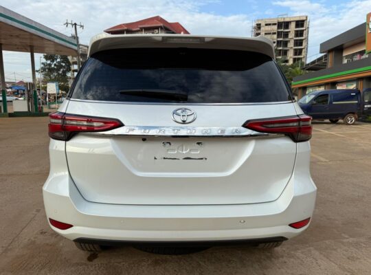 TOYOTA FORTUNER