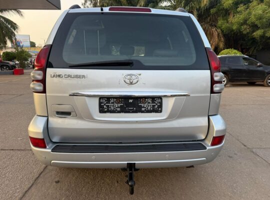 TOYOTA LAND CRUISER