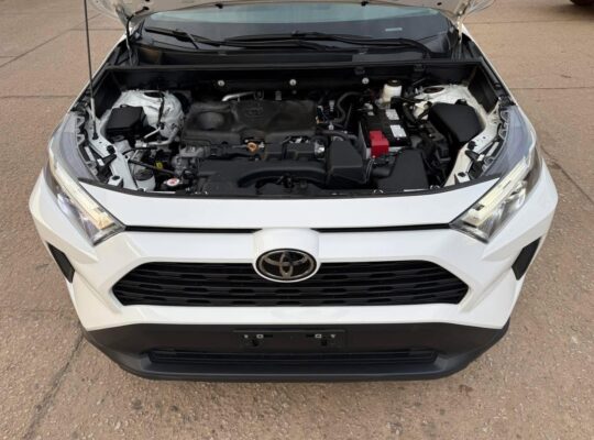TOYOTA RAV4 XLE