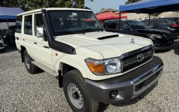TOYOTA LAND CRUISER