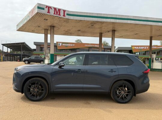 TOYOTA HIGHLANDER