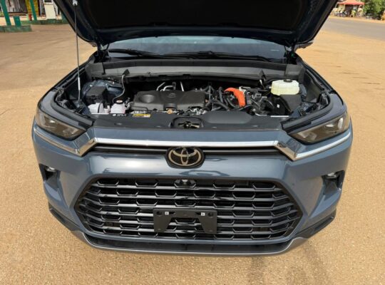 TOYOTA HIGHLANDER