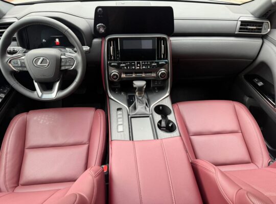 LEXUS LX 600