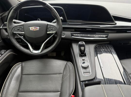 CADILLAC ESCALADE 600