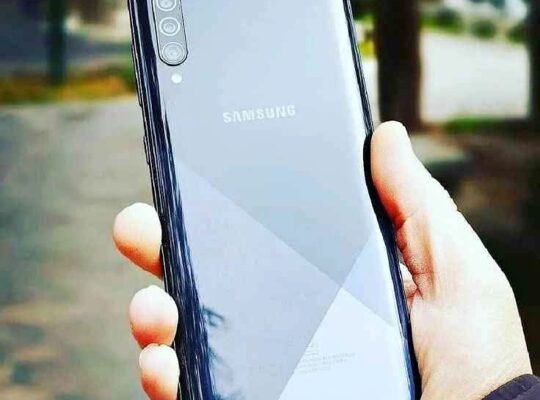 SAMSUNG A30S