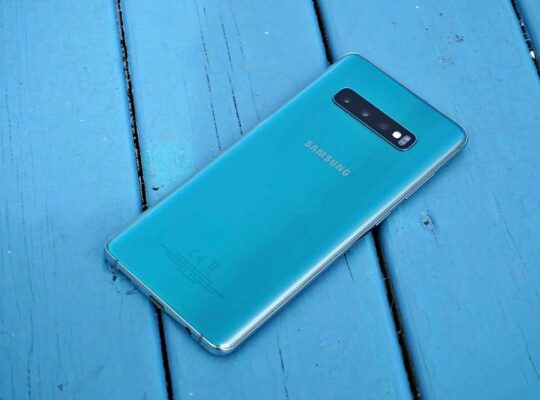 SAMSUNG S10