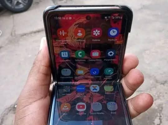 SAMSUNG Z FLIP