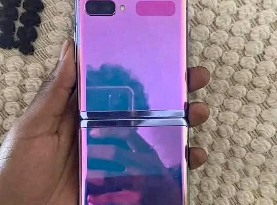 SAMSUNG Z FLIP