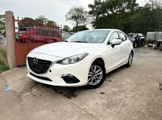 MAZDA 3