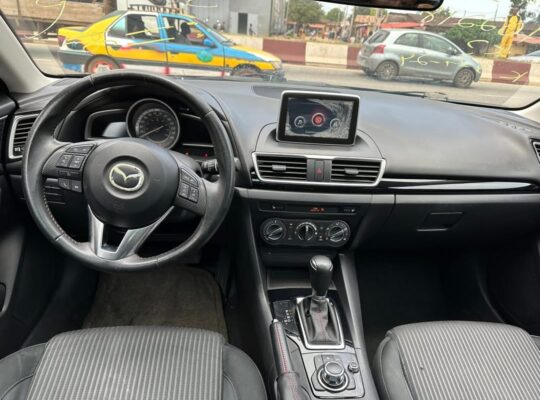 MAZDA 3