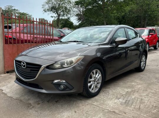 MAZDA 3