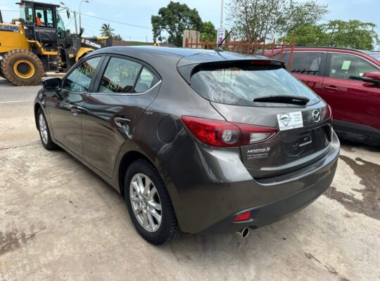 MAZDA 3