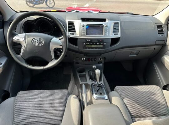 TOYOTA HILUX