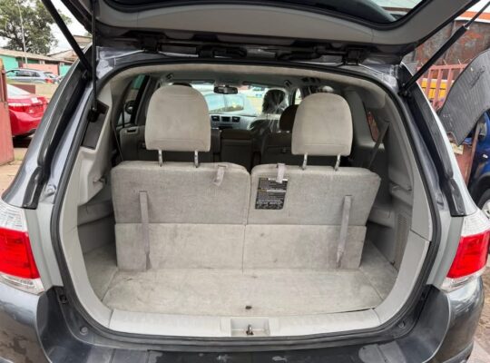 TOYOTA HIGHLANDER