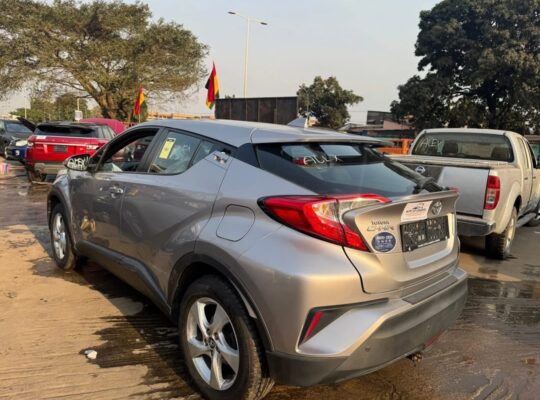 TOYOTA CHR