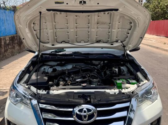 TOYOTA FORTUNER