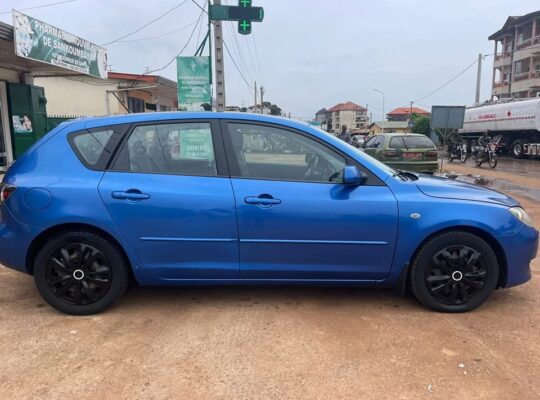 MAZDA 3