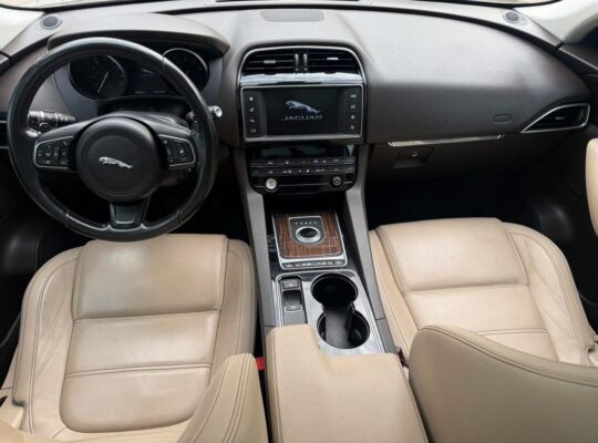 JAGUAR F-PACE