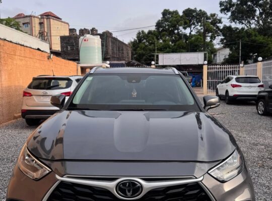 TOYOTA HIGHLANDER