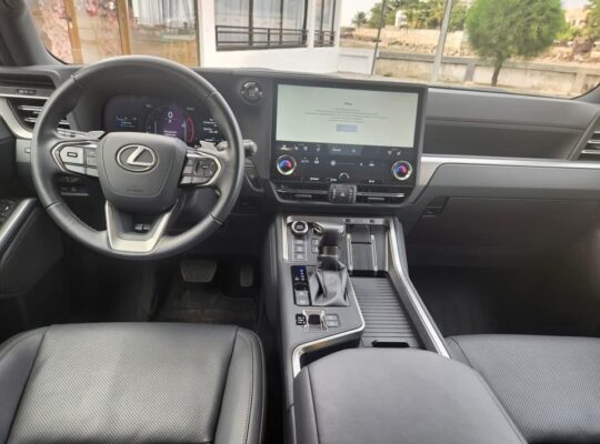 LEXUS