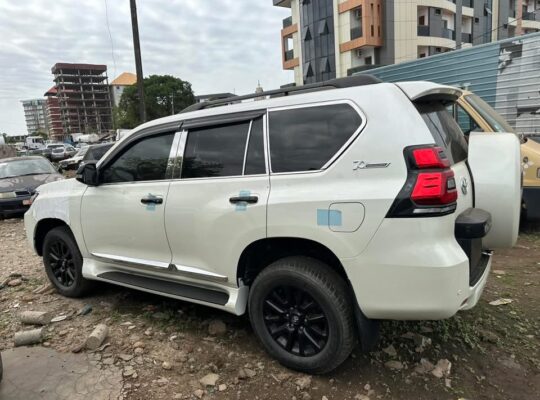 TOYOTA LAND CRUISER