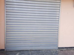 Dissa Business Un Grand Magasin a LOUER au plein