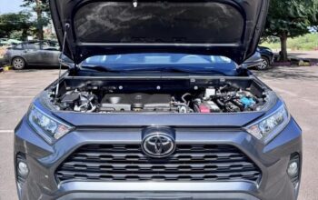 TOYOTA RAV4 XLE