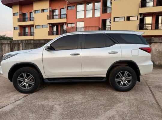 TOYOTA FORTUNER